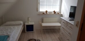 3 makuuhuonetta, vauvan matkasänky, ilmainen Wi-Fi