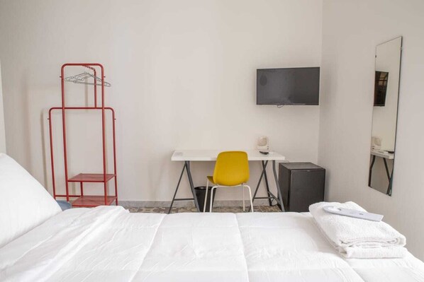 1 habitación, escritorio, wifi gratis y ropa de cama 