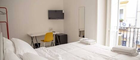 1 chambre, bureau, Wi-Fi gratuit, draps fournis