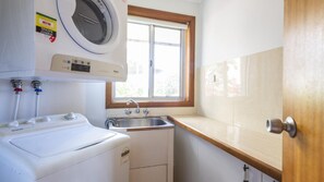 Interior - Romiaka Unit 11 - Lifestyle Yamba (YAMBA)