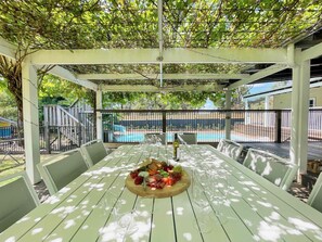 Outdoor dining - Alfie's Place - A period classic in central location (NULKABA)