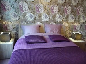 2 Schlafzimmer, Schreibtisch, Bügeleisen/Bügelbrett, Reisekinderbett