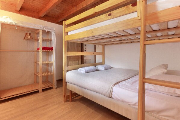 2 chambres, Wi-Fi gratuit, draps fournis