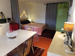 1 bedroom, free WiFi - Bohemian. (Saint-Julien-le-Petit)