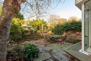 Property grounds - Light & Spacious 2 Bedroom With Garden - Shepherd's Bush (London)