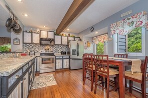 開放式客房 (3 Bedrooms) | 住宿設施服務