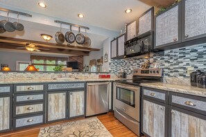 Studio (3 Bedrooms) | Tiện nghi, dịch vụ nơi lưu trú