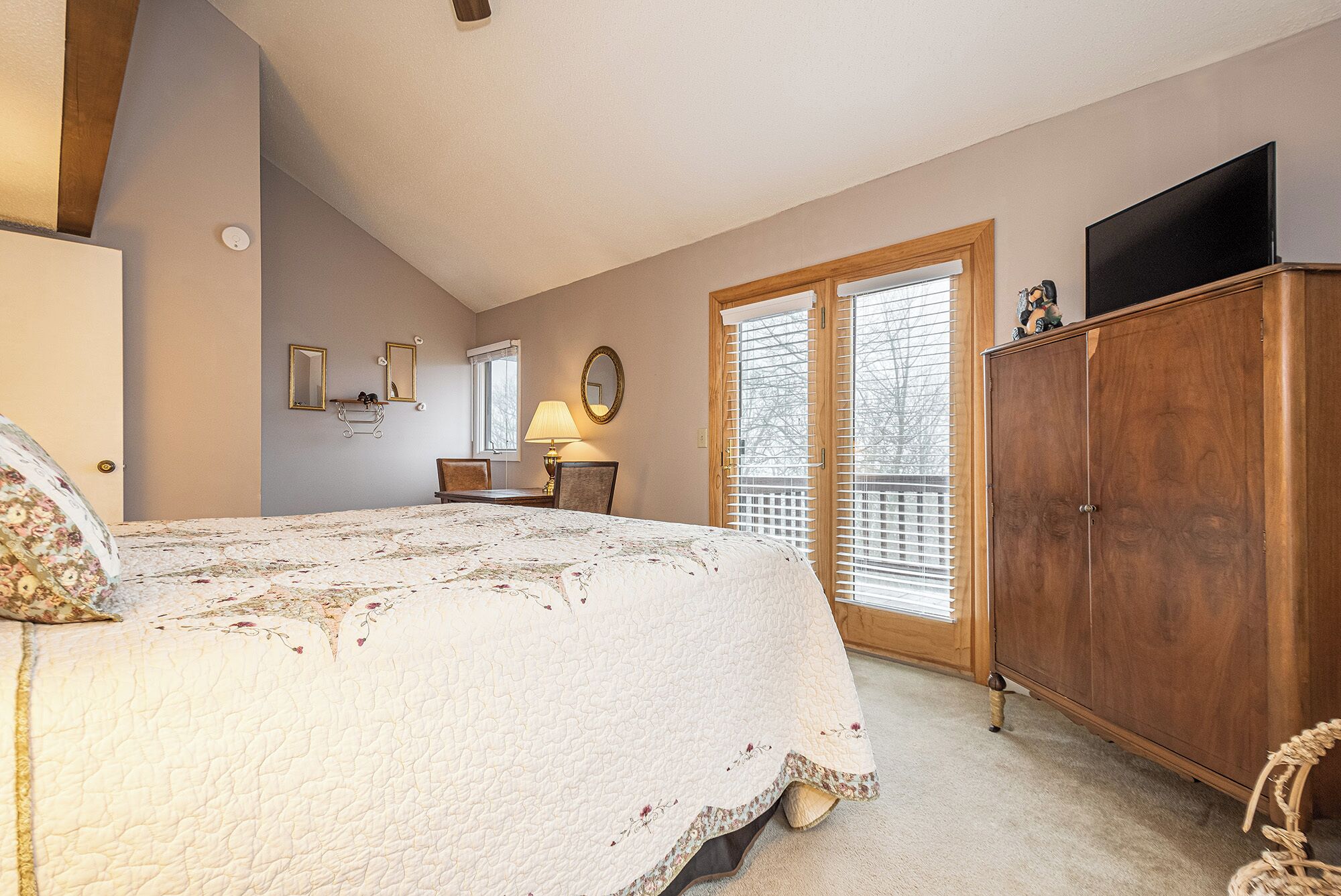 Studio (3 Bedrooms) | Property amenity