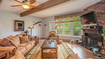 Studio (3 Bedrooms) | Property amenity