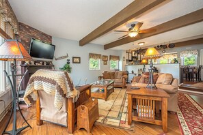 Studio (3 Bedrooms) | Property amenity