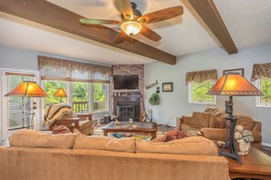 Studio (3 Bedrooms) | Property amenity
