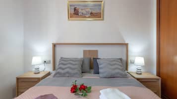 2 chambres, fer et planche Ă repasser, Wi-Fi gratuit, draps fournis