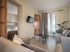 Deluxe Suite, Garden View