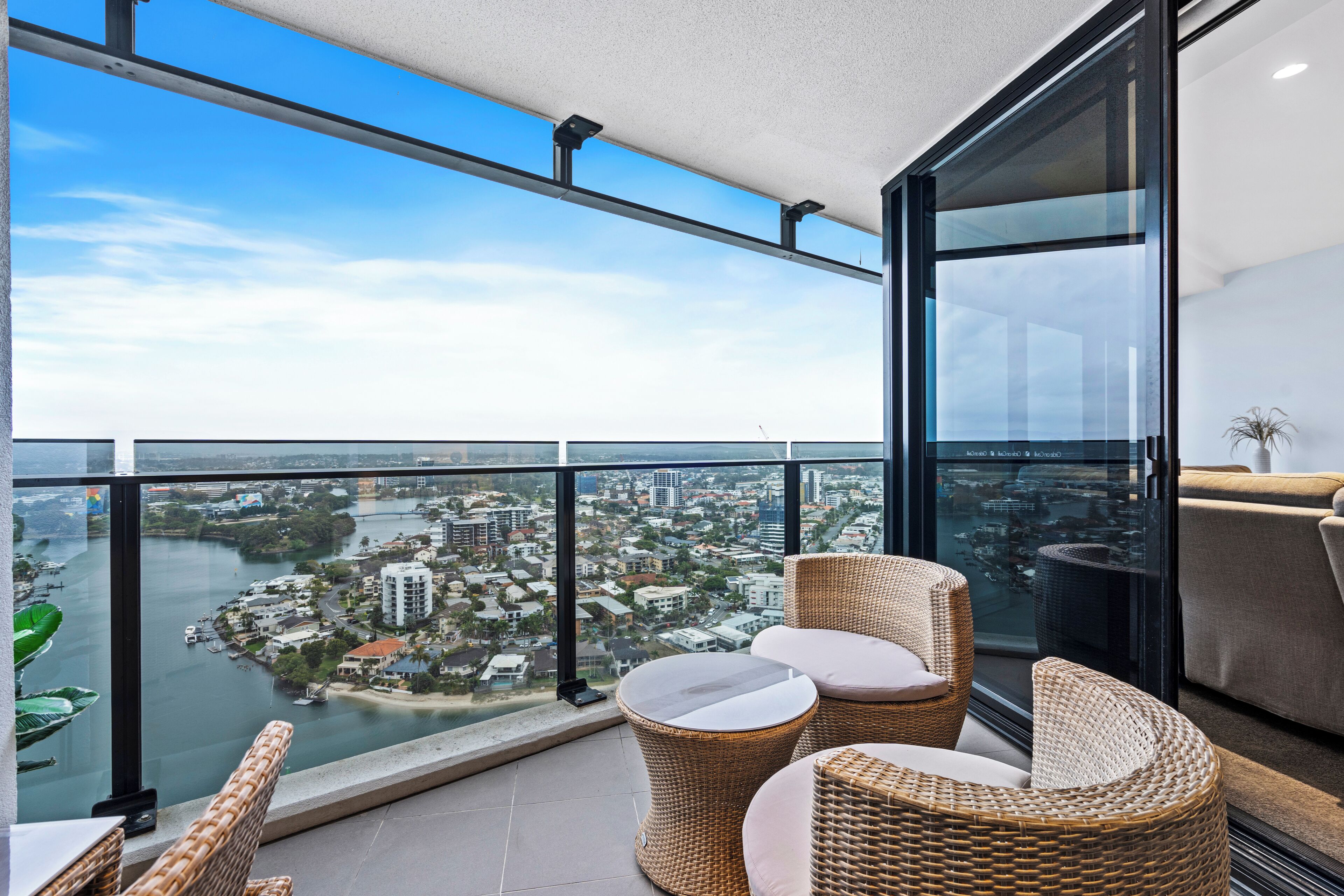 2 Bedroom 1 Bathroom Hinterland Spa Apartment | Balcony