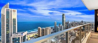 Circle on Cavill - Wow Stay