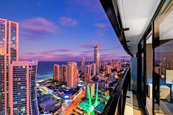 Apartamento, 1 quarto, banheiro privativo, vista para o rio | Sacada