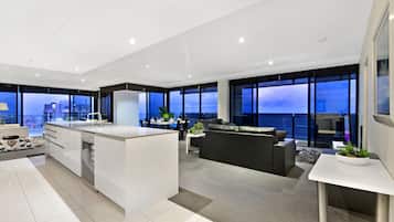 Ático, 3 habitaciones, no fumadores, vistas al mar (Sub Lvl 49) | 3 dormitorios, decoración individual, mobiliario individual