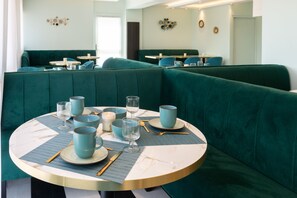 Colazione a buffet a pagamento, servita tutte le mattine 