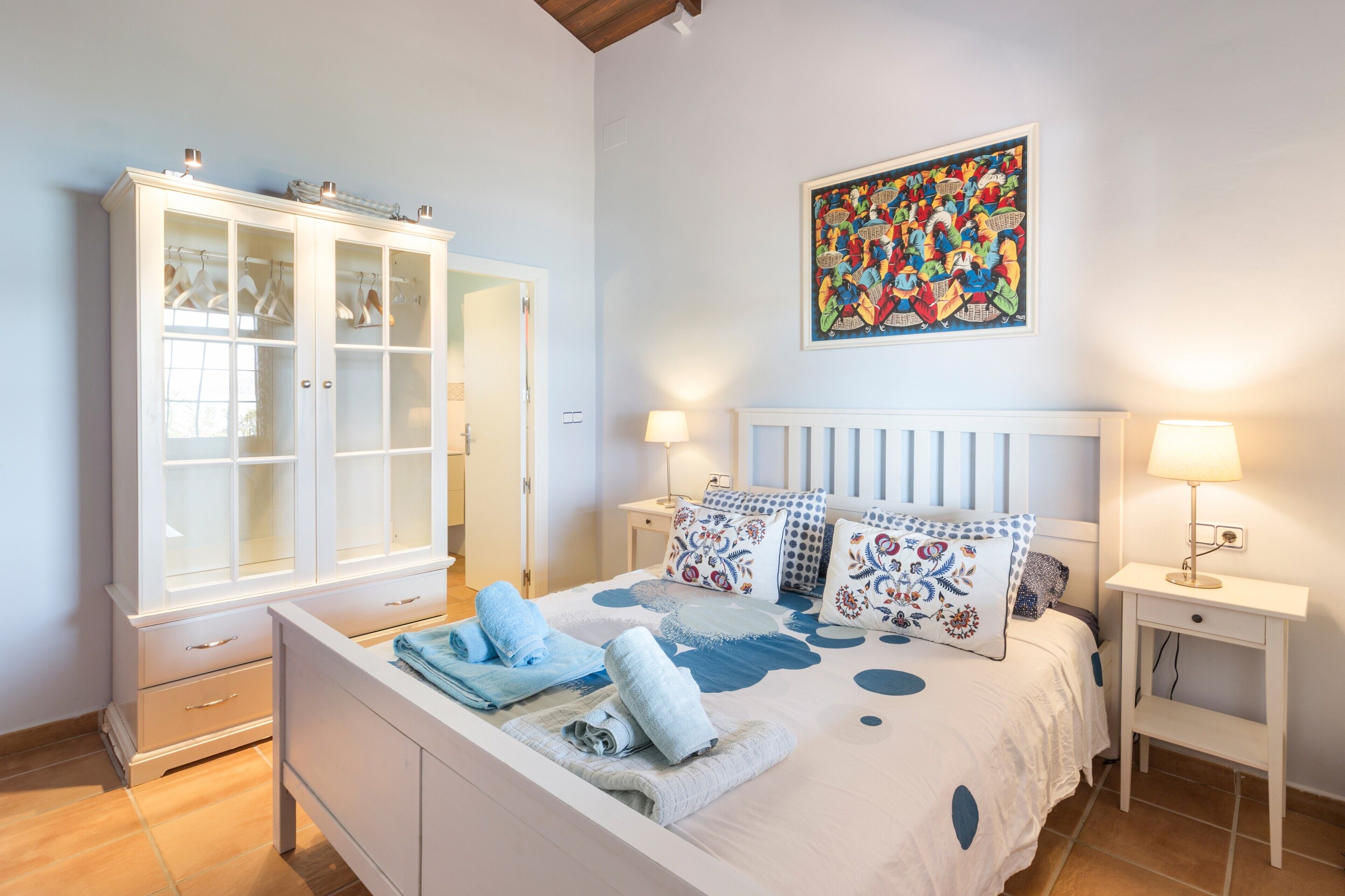 2 chambres, fer et planche à repasser, Wi-Fi gratuit, draps fournis