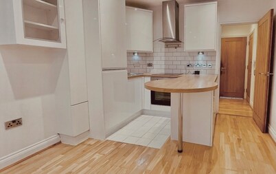 Stylish Apartment near Harry Potter Studios