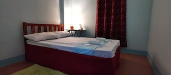 Residential Home Accomodation with Free Parking