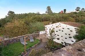 Property grounds - Vacation Home 'El Nogal' with Sea View, Private Terrace and Wi-Fi (San Juan de la Rambla)