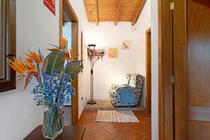 Interior - Vacation Home 'El Nogal' with Sea View, Private Terrace and Wi-Fi (San Juan de la Rambla)