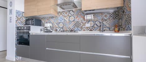 Fridge, microwave, oven, stovetop