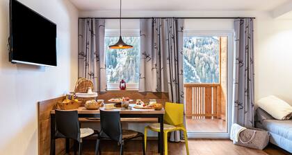 Apartment "Balbeinhof Apt Hirsch" with Mountain View, Balcony & Wi-Fi