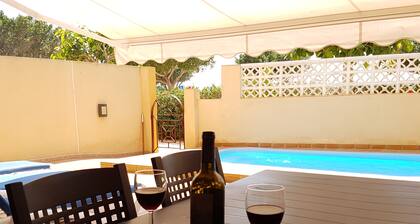Spacious modern apartment with large terrace and private pool, long & short lets