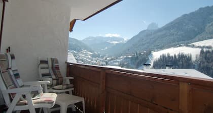 Ferienwohnung "Manuela" mit Bergblick, Balkon und WLAN