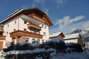 Exterior - Holiday Apartment "Manuela" with Mountain View, Balcony & Wi-Fi (Ortisei)
