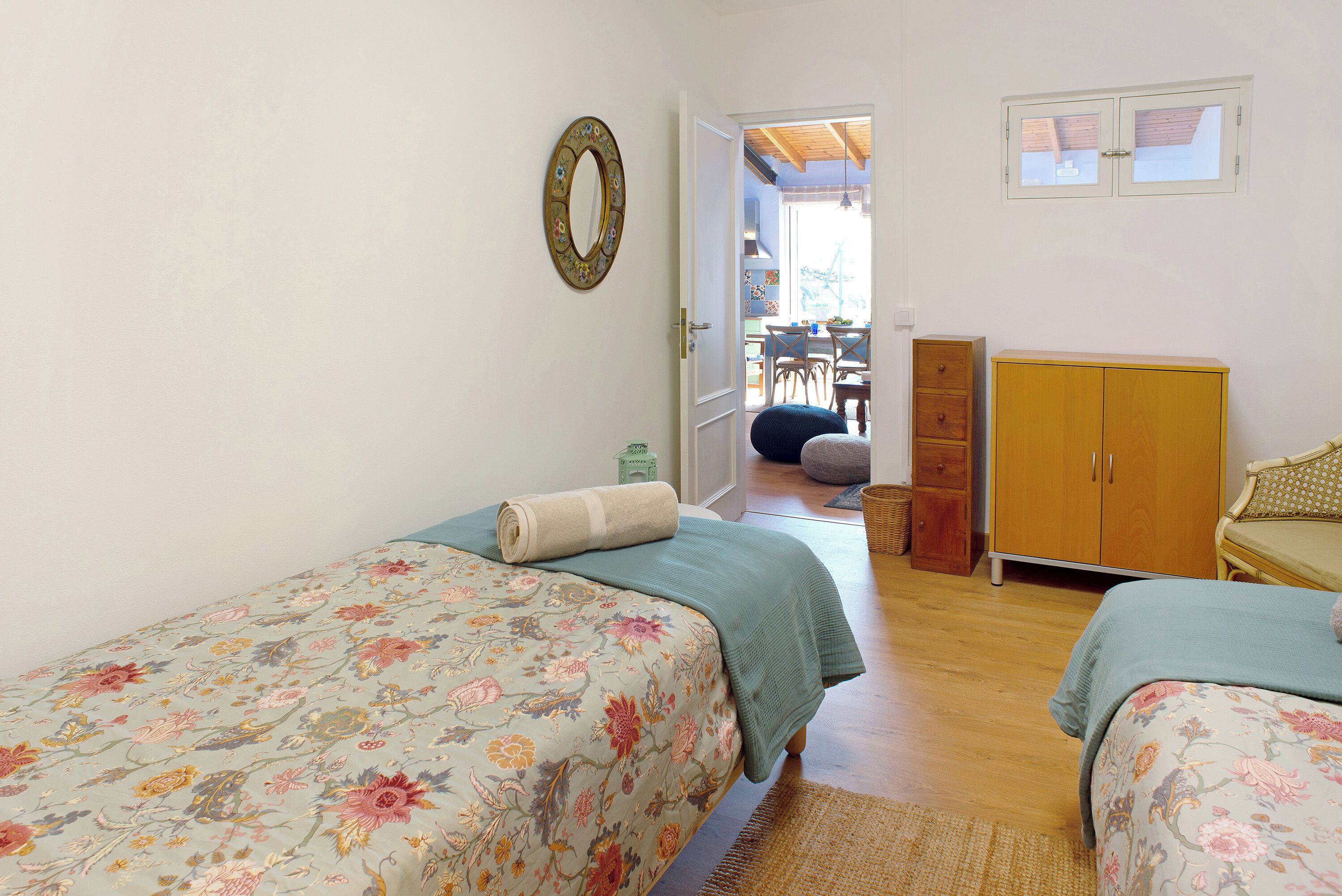 2 slaapkamers, een strijkplank/strijkijzer, gratis wifi, beddengoed