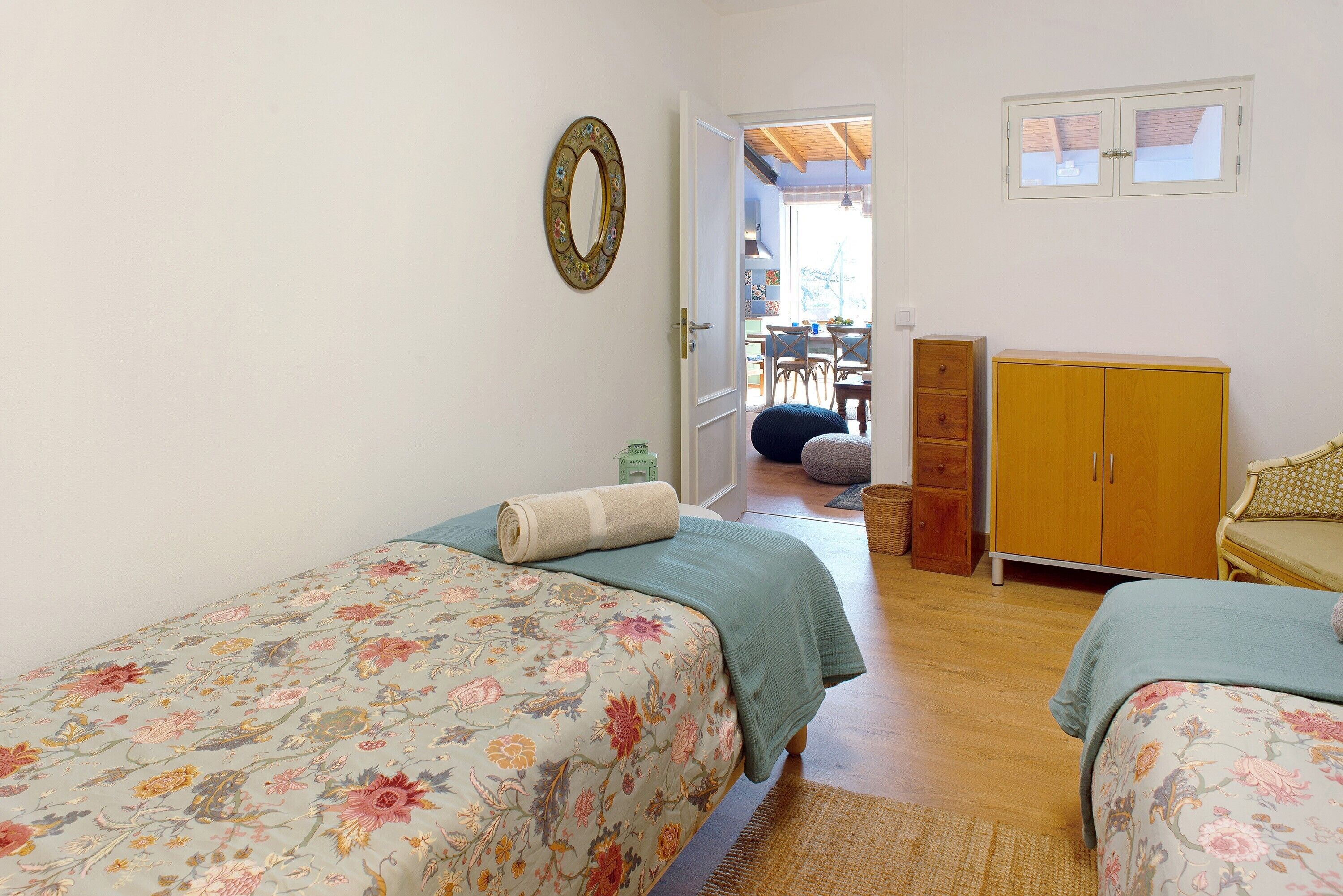 2 slaapkamers, een strijkplank/strijkijzer, gratis wifi, beddengoed