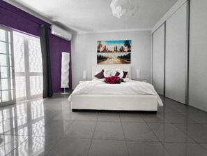 6 bedrooms, iron/ironing board, free WiFi, bed sheets