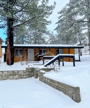 Exterior - Bear Paw Cabin - Walk to Village & Lake, Fireplace, Patio, Pet Friendly (Big Bear Lake)