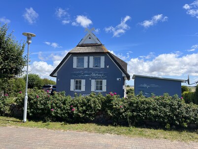 Albatros I***** - Exclusive thatched house on the waterfront