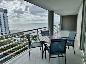 Outdoor dining - Kingston N Hampton 907 Oceanview in/out pool/Beach (Myrtle Beach)