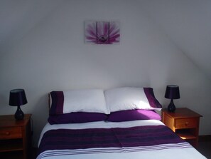 2 dormitorios, tabla de planchar con plancha, cuna de viaje y wifi