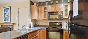 Pinnacle A14 Wonderful condo located at the base of Killington with a shuttle bus to the mountain everyday of the week. The outdoor pool, hot tub, and, tennis courts are open during summer only.