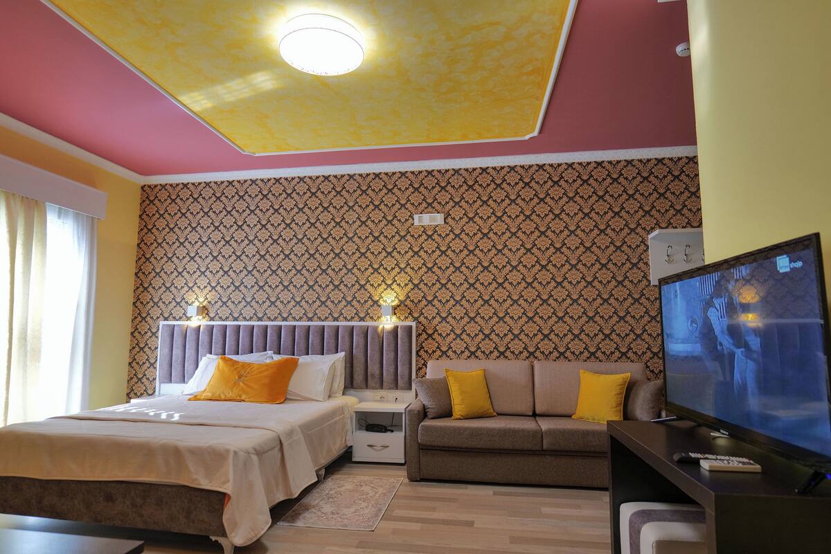 Chambre Triple Supérieure | Couette en duvet d'oie, Wi-Fi gratuit, draps fournis