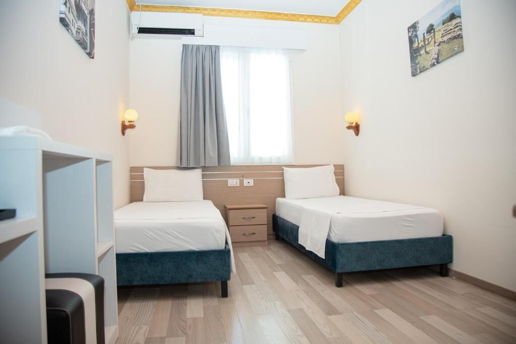 Chambre avec lits jumeaux | Couette en duvet d'oie, Wi-Fi gratuit, draps fournis