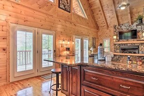Interior - Lux cabin Waterfall, Breathtaking Views & Hot Tub! (Sevierville)