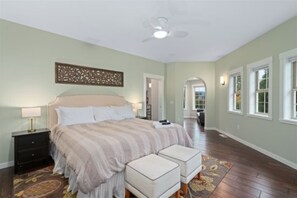 4 dormitorios, escritorio, tabla de planchar con plancha y wifi