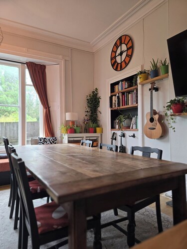 City Centre 2 Bed, 2 Bath Apt | Parking | Garden | Smart TV | Wifi
