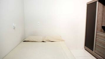 Basic Apartment | 1 bedroom, free WiFi, bed sheets