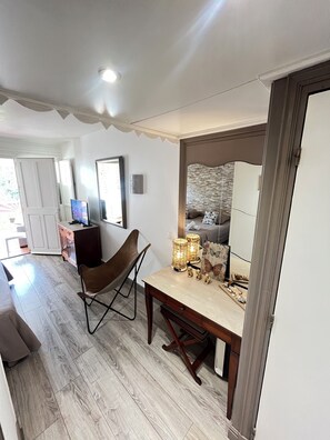 1 bedroom, in-room safe, desk, iron/ironing board - Anse des Rochers Lovely "Fruit passion" studio with sea view. (Saint Francois)