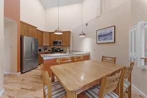 Dining - Frisco Condo w/ Private Balcony & Minutes to World-Class Skiing! (Frisco)
