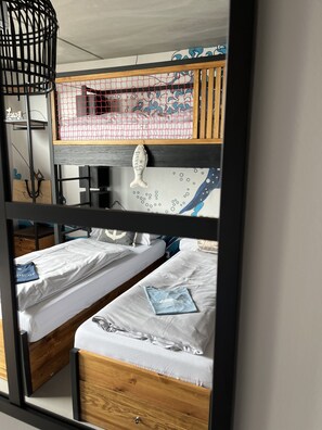 Free WiFi, bed sheets