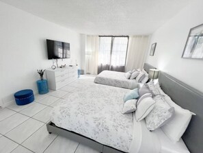 1 chambre, lit parapluie, Wi-Fi gratuit, draps fournis